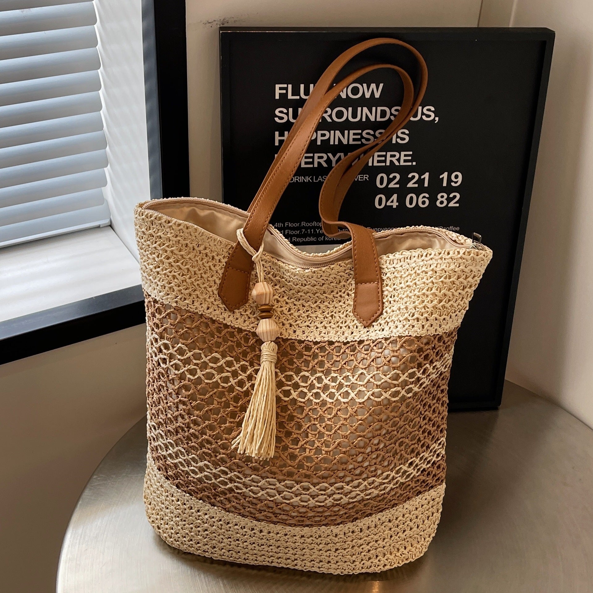 Straw Sholder Bag with Tassel Pendant