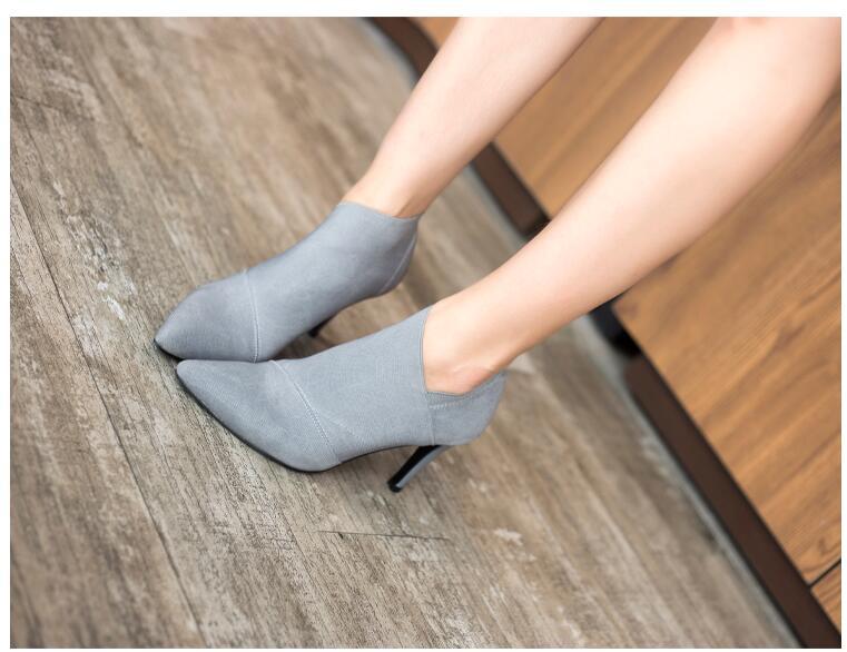 Retro High-Heel Ankle Boot - Gray