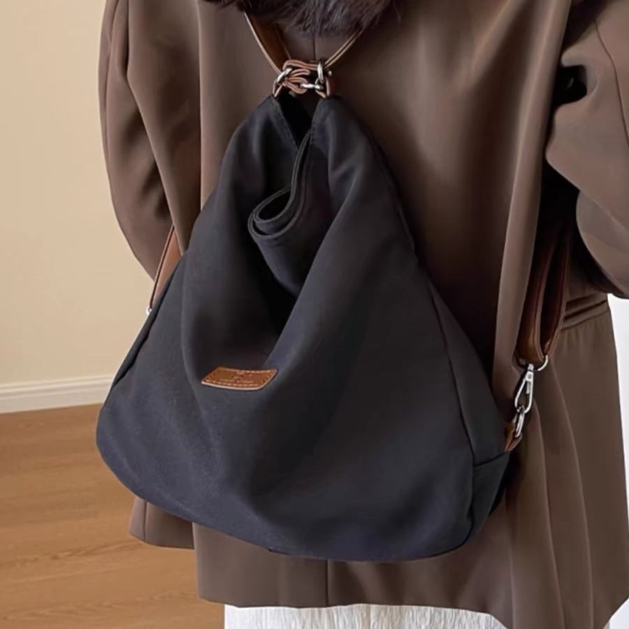 Daily Messenger Shoulder Bag