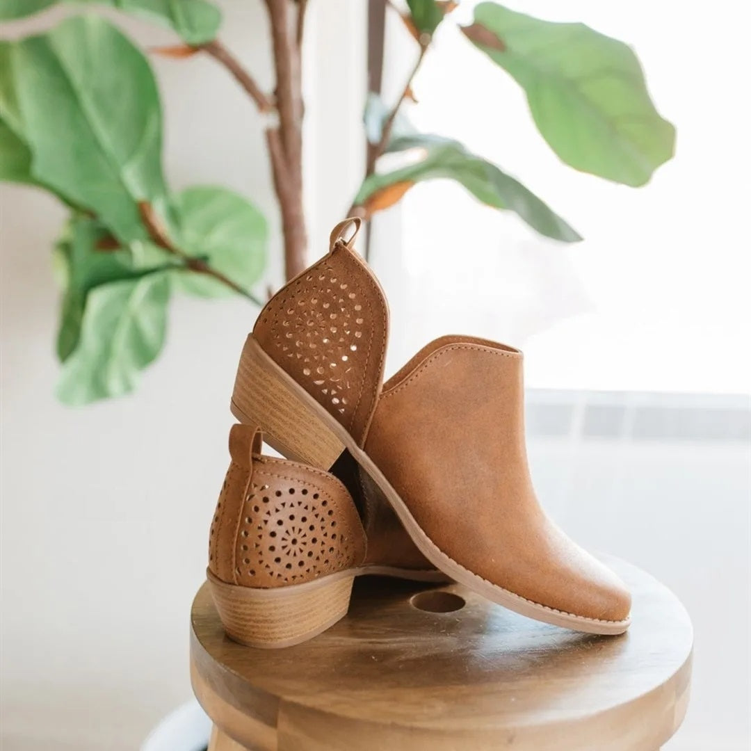 Retro Mesh Ankle Square Heels Boots