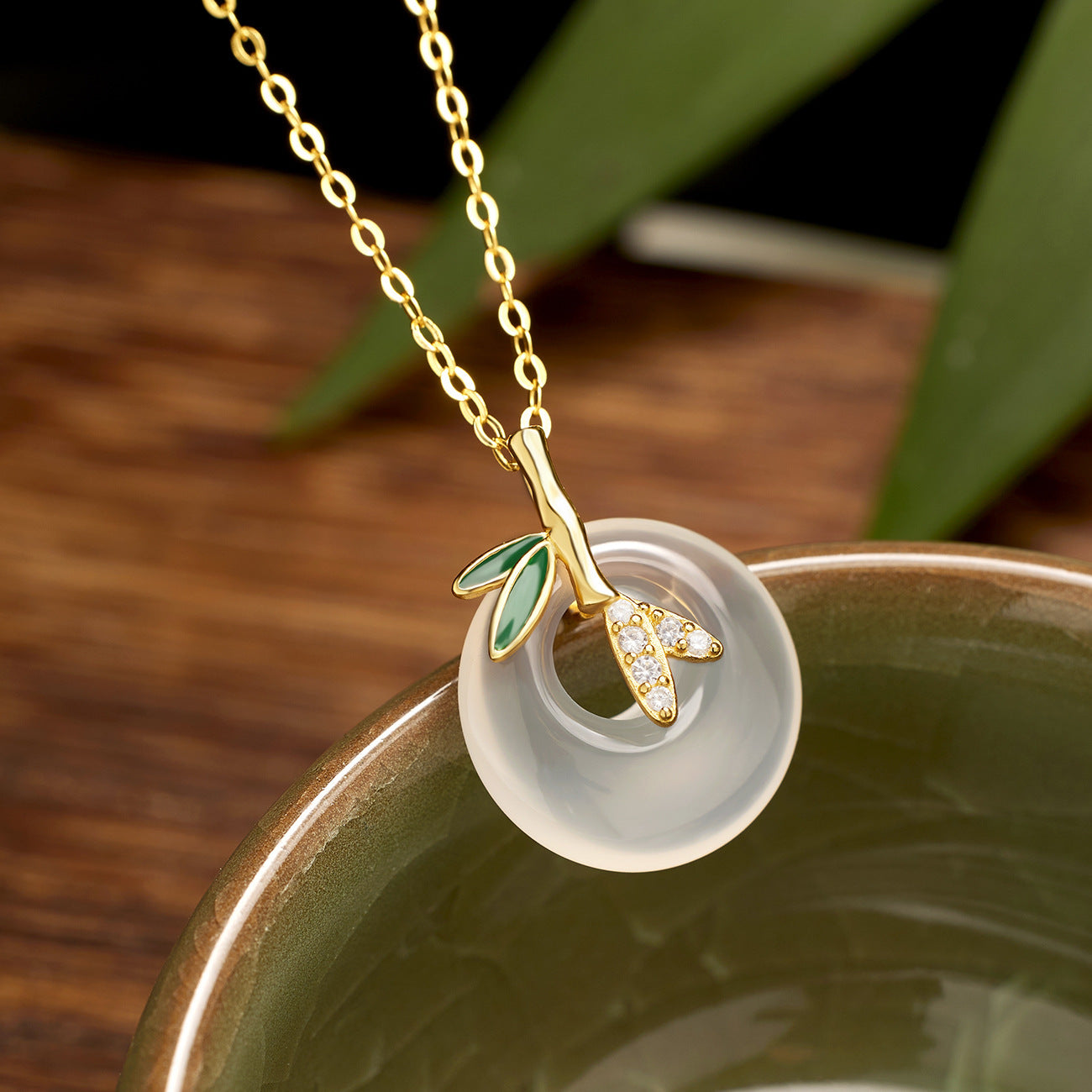 Natural Chalcedony Peace Buckle Necklace