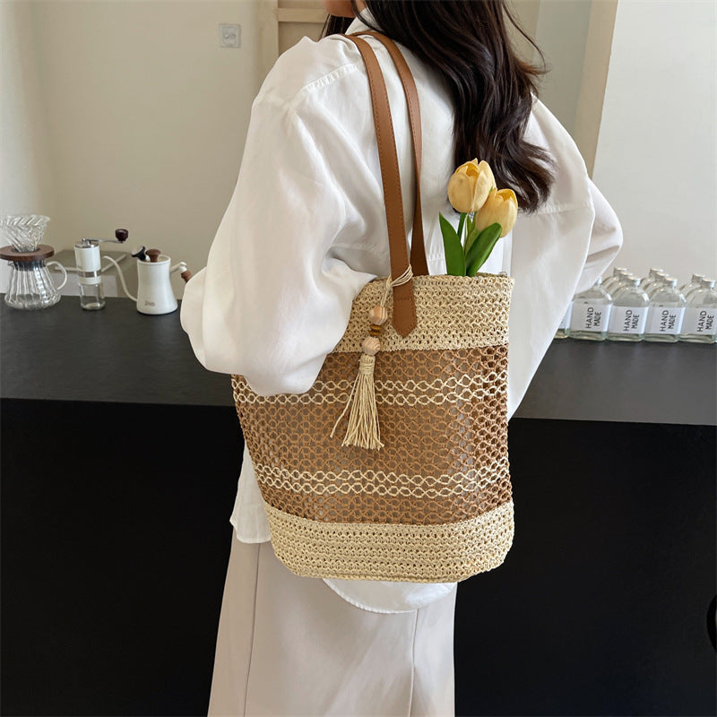 Straw Sholder Bag with Tassel Pendant