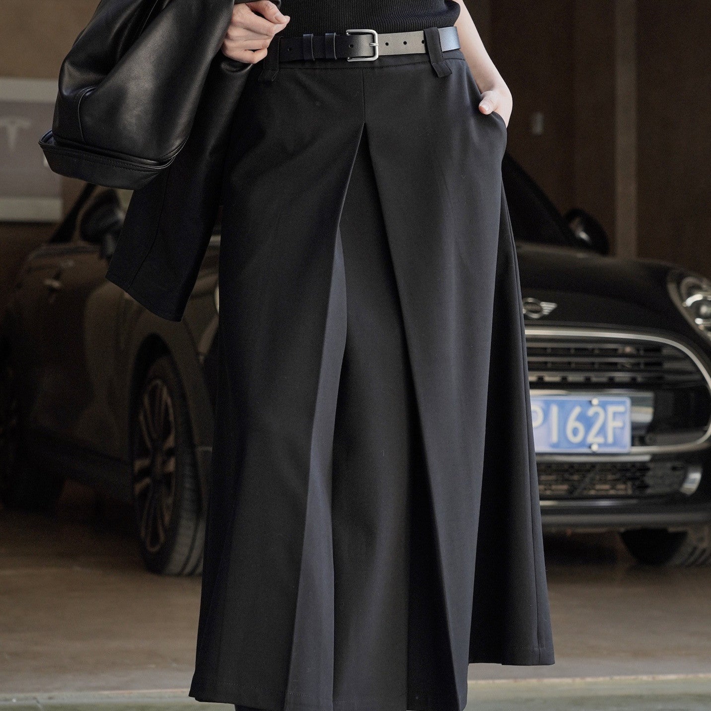 Retro A-Line Pleated Midi Skirt - Black