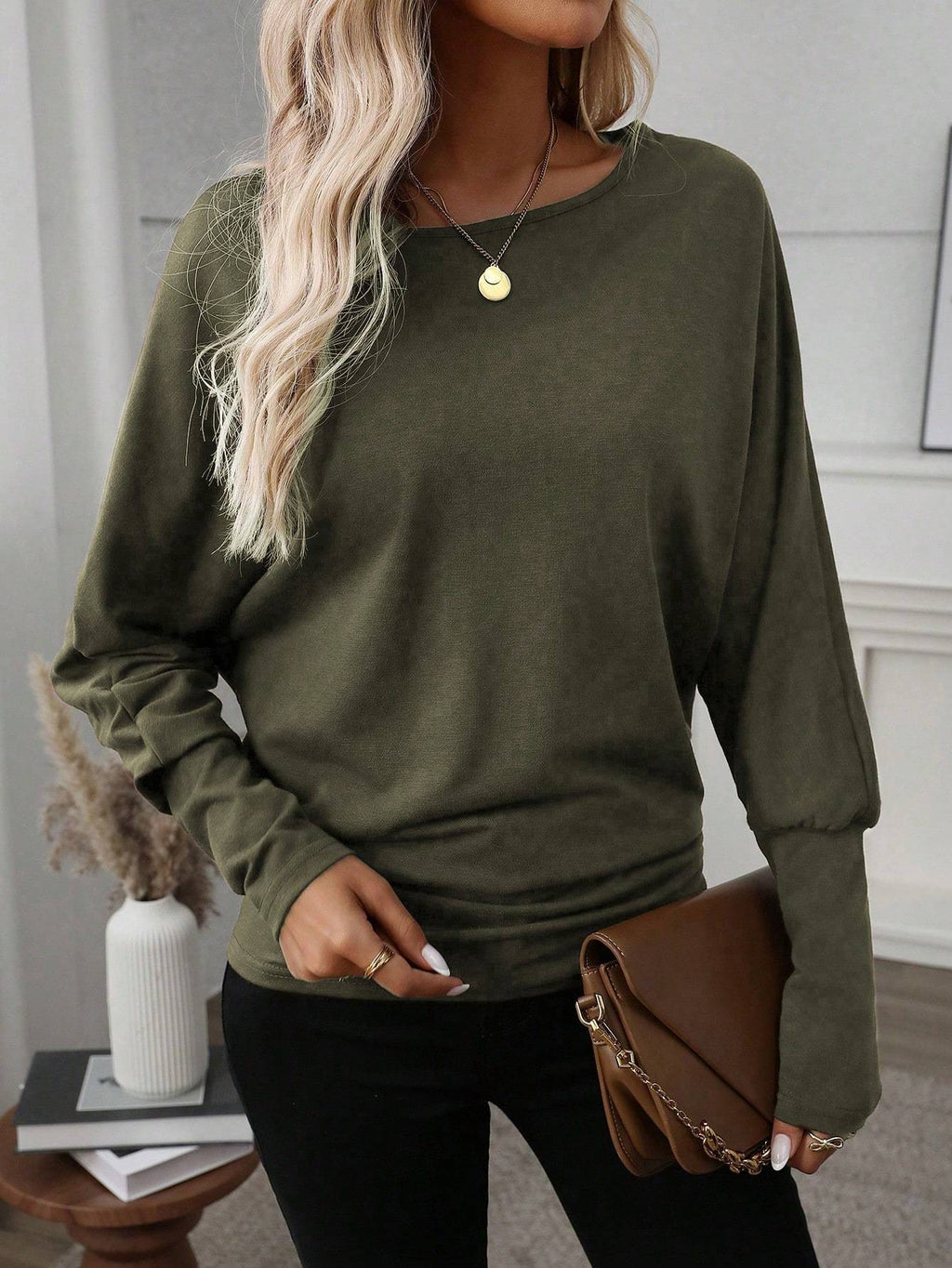 Oblique Shoulder Long-Sleeve Minimalist Sweater