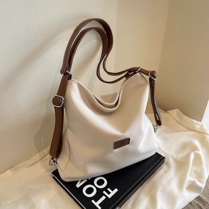 Daily Messenger Shoulder Bag